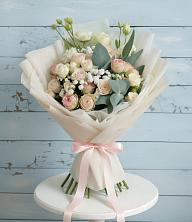 Букет цветов из:  Розы и Лизиантусы в Новомихайловском