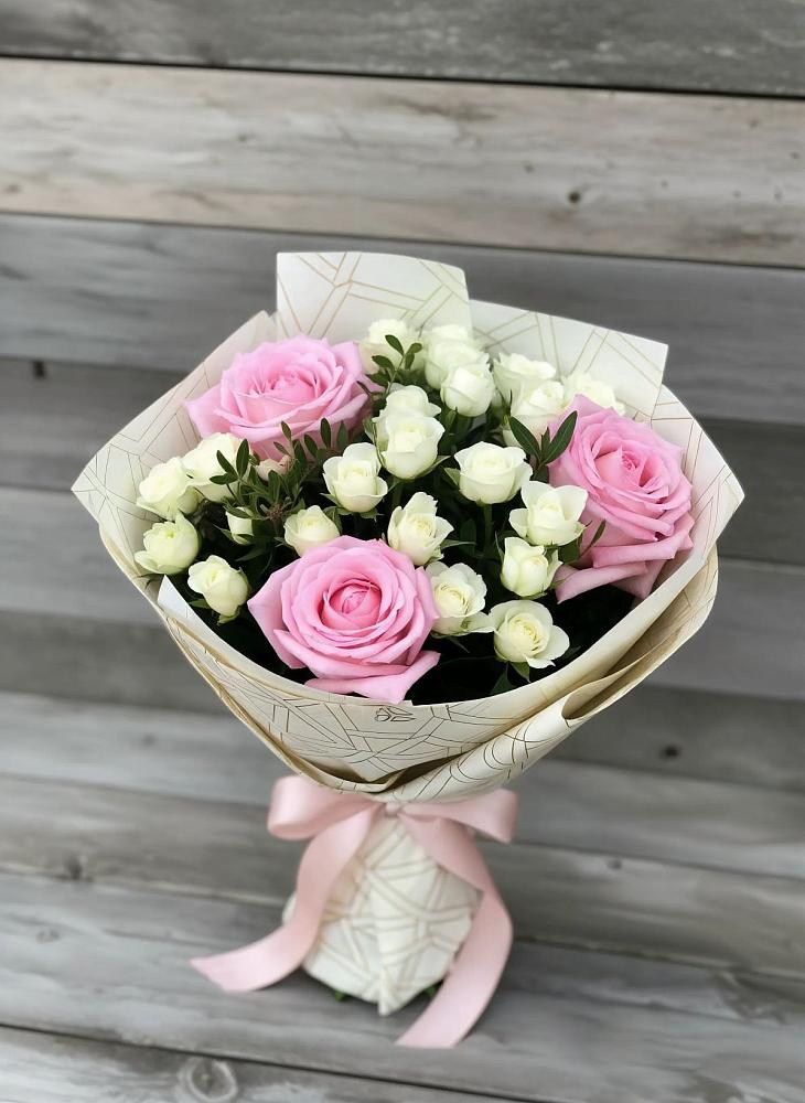 Букет цветов из: Розы в Новомихайловском