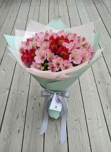 Букет цветов из:  Альстромерии #REPLACE_PRED# Новомихайловском