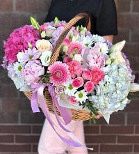 Цветочная композиция из Розы, Хризантемы, Пионы и Лизиантусы в корзине #REPLACE_PRED# Новомихайловском