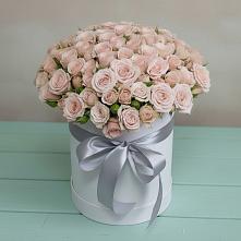 Цветочная композиция из Розы в шляпной коробке в Новомихайловском