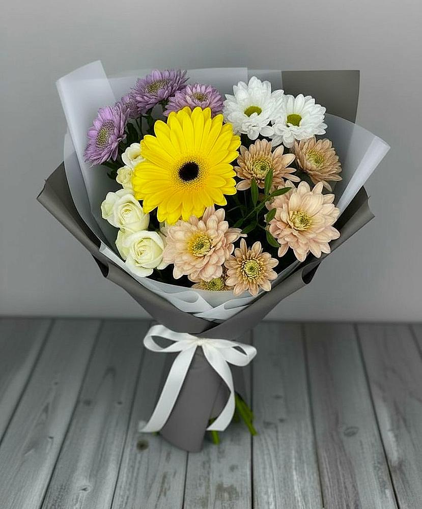Букет цветов из: Розы, Герберы и Хризантемы в Новомихайловском