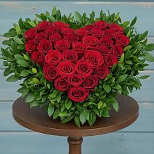 Цветочная композиция из Розы в виде сердца в Новомихайловском