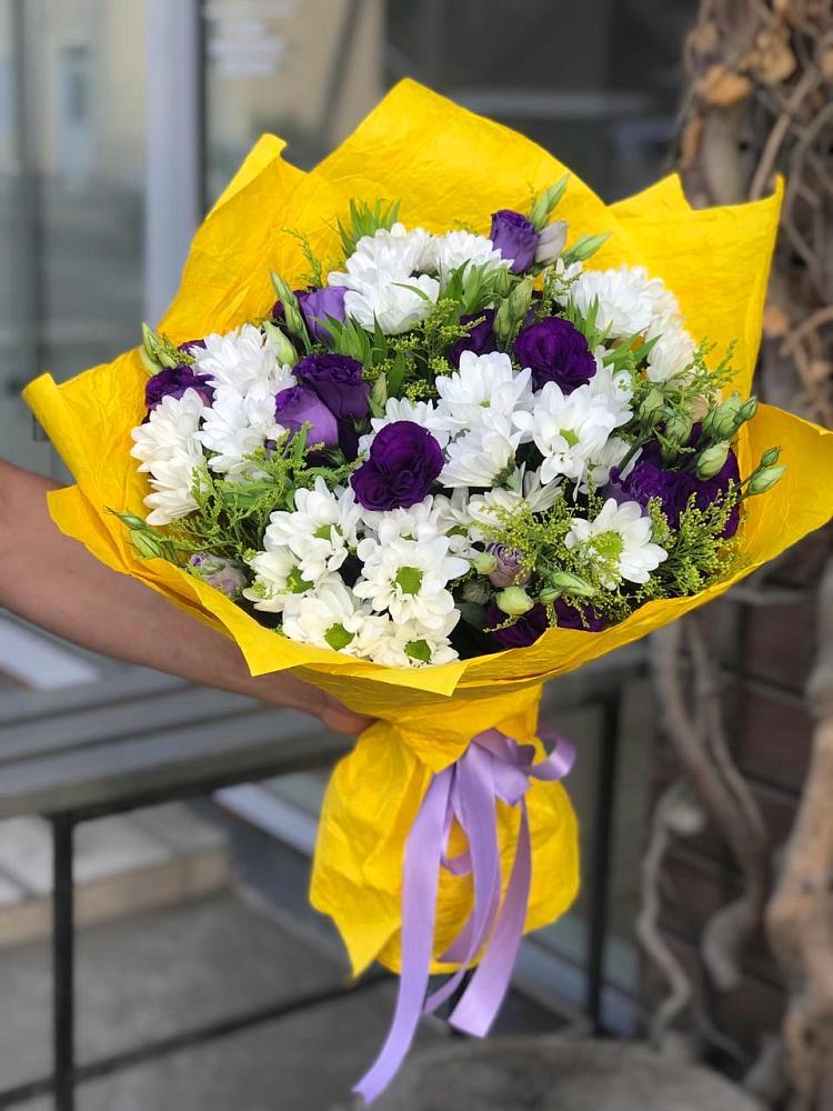 Букет цветов из: Ирисы, Хризантемы и Ромашки в Новомихайловском