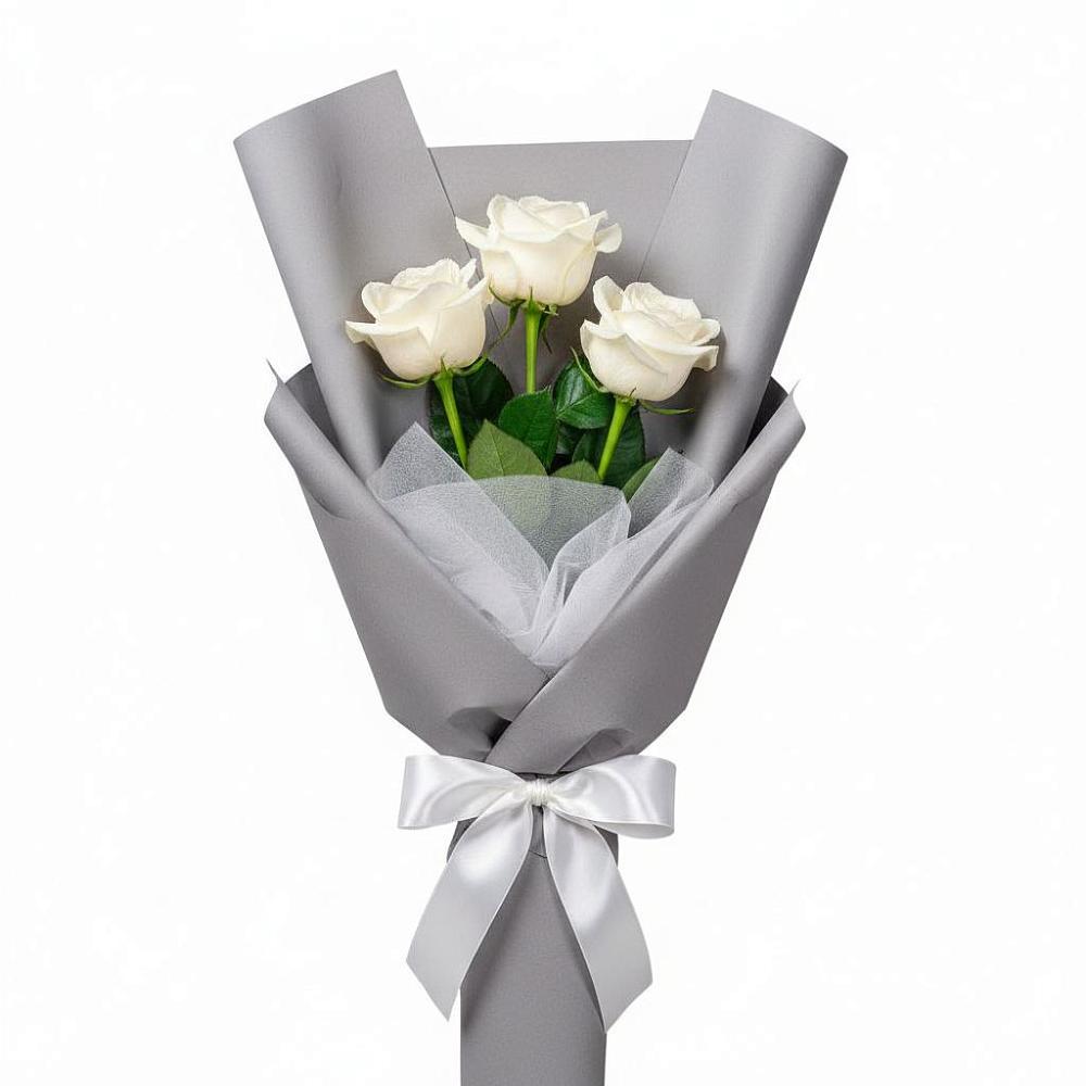 Букет 3 белые розы в Новомихайловском