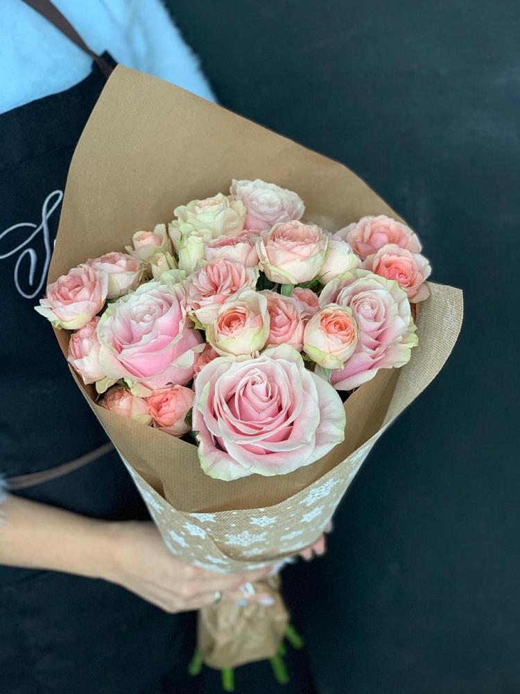 Букет цветов из: Хризантемы и Розы в Новомихайловском