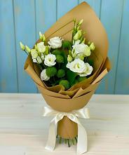 Букет цветов из:  Хризантемы и Лизиантусы #REPLACE_PRED# Новомихайловском