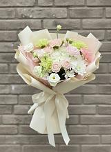 Букет цветов из:  Гвоздики, Розы, Лизиантусы и Хризантемы в Новомихайловском