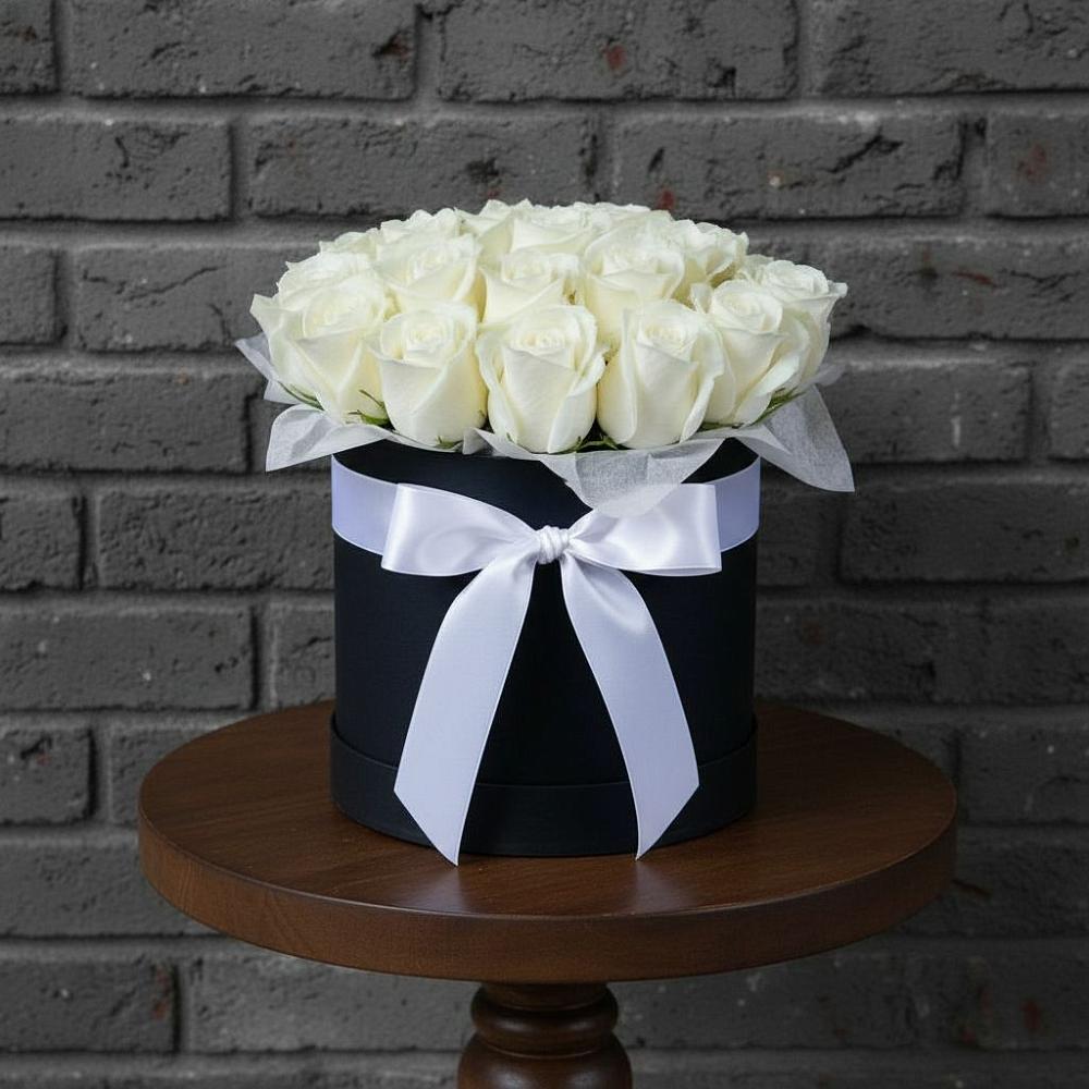 Цветочная композиция из Розы в шляпной коробке в Новомихайловском