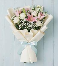 Букет цветов из:  Лилии в Новомихайловском