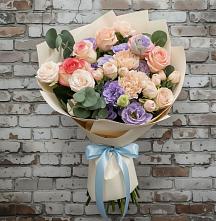 Букет цветов из:  Розы, Лизиантусы и Гвоздики в Новомихайловском