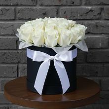 Цветочная композиция из Розы в шляпной коробке в Новомихайловском